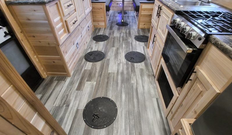 2027 Ice Castle 8x21V RV Extreme II full