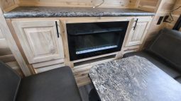 2027 Ice Castle 8x21V RV Extreme II full