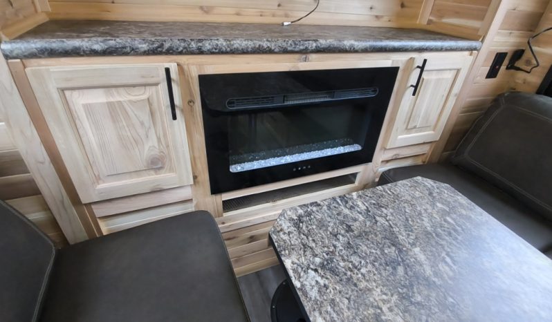 2027 Ice Castle 8x21V RV Extreme II full