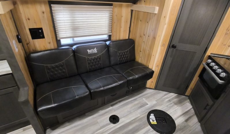 2027 Yetti Angler A817-PK full