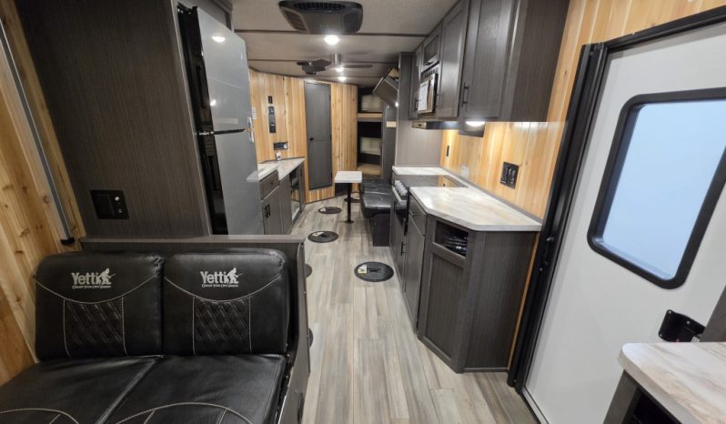 2027 Yetti Grand Escape GE824-DRKBF full