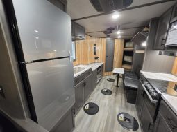 2027 Yetti Grand Escape GE824-DRKBF full