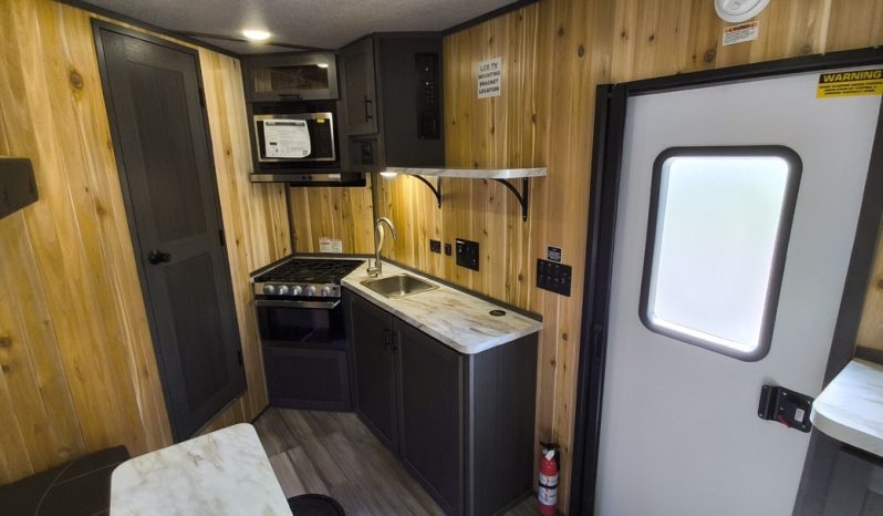 2027 Yetti Grand Escape GE821-PKF full