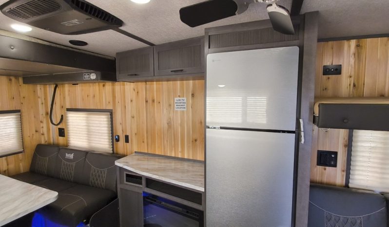 2027 Yetti Grand Escape GE821-PKF full